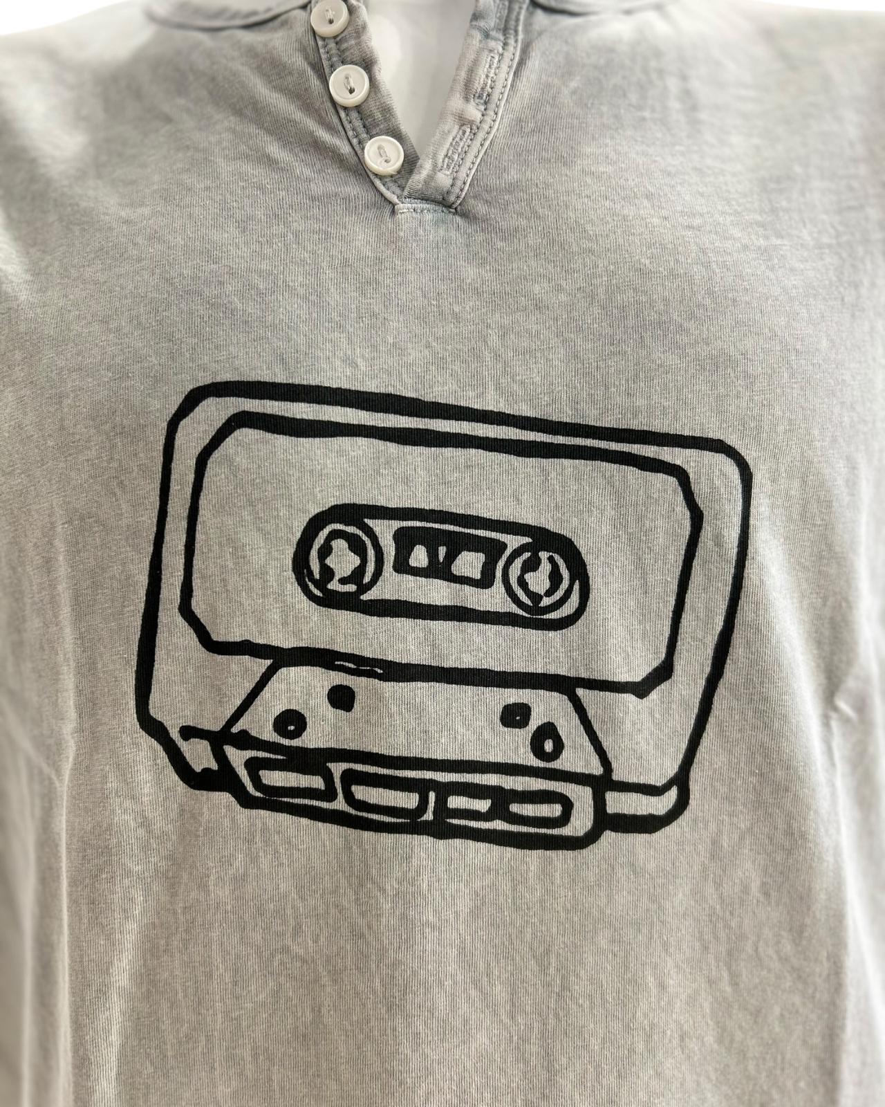 Finestreta Mediterranean T-Shirt Cassette Gris