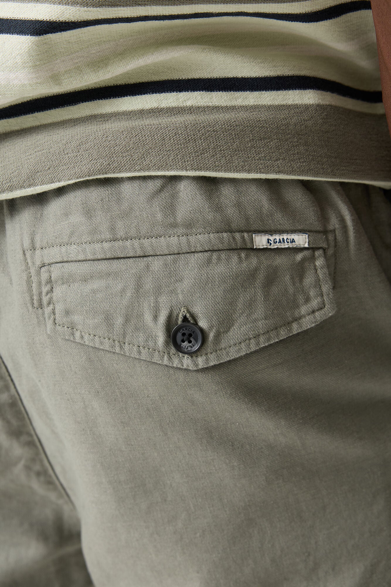 Garcia Jeans Pantalon de Lino Regular Shadow Sage