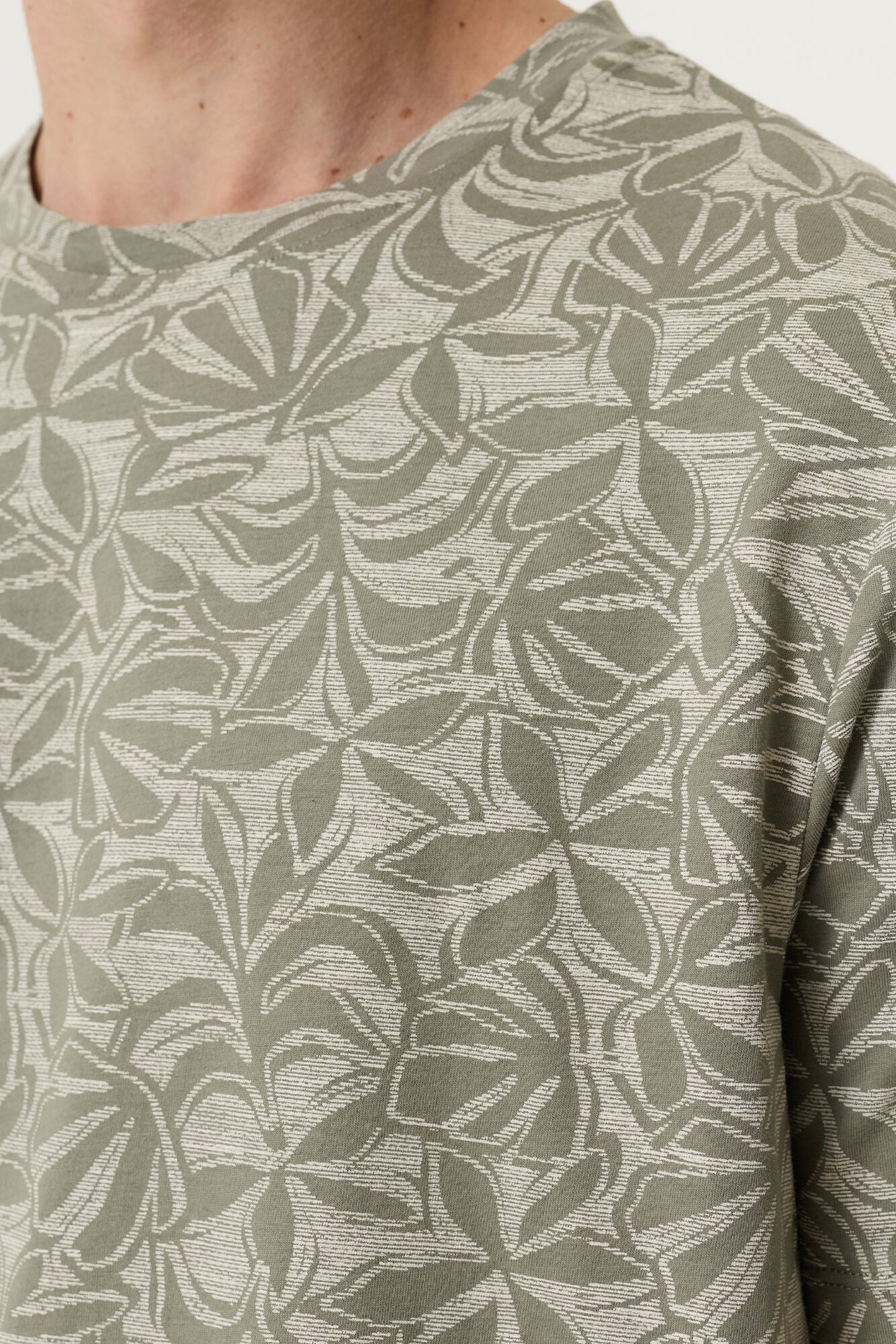 Garcia Jeans Camiseta Cuello Redondo Floral Shadow Sage